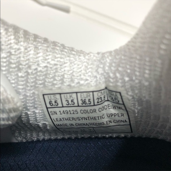 Sketchers SKX white memory foam sneakers 6.5 - Picture 3 of 8